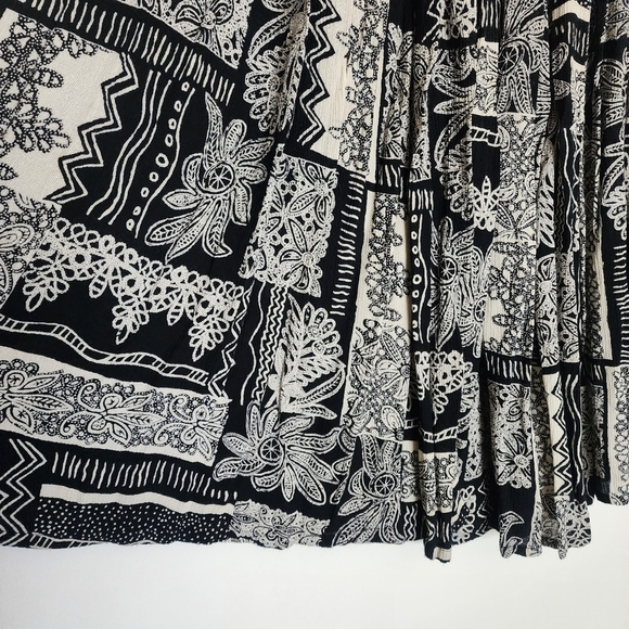 Vintage floral geometic black and white broom skirt - Picture 5 of 6